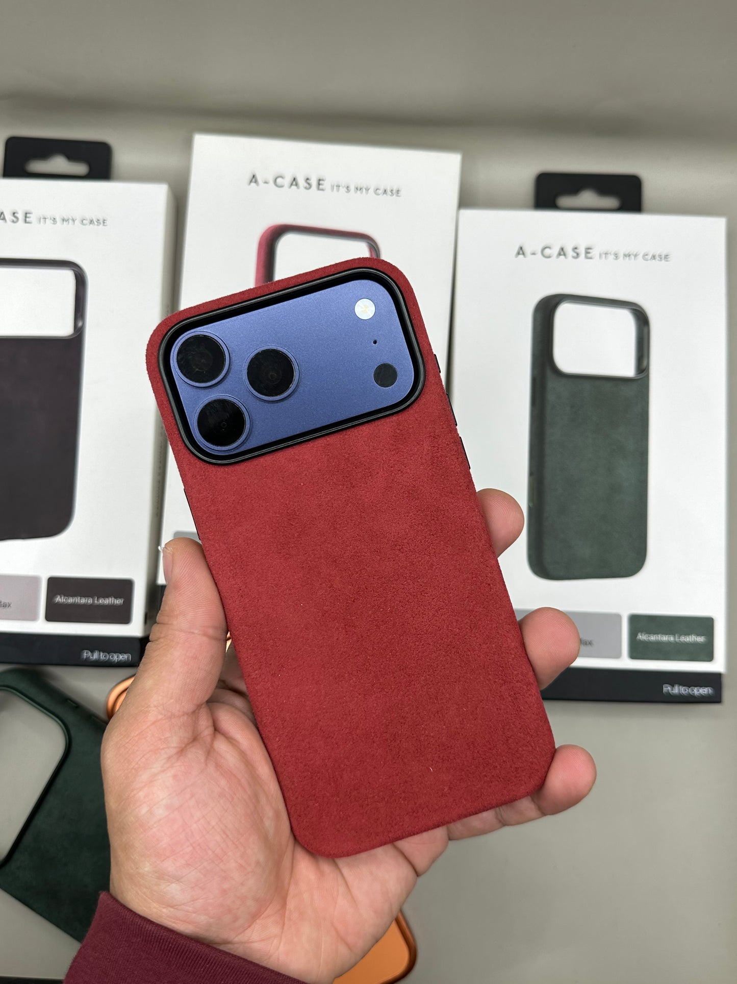 A-Case Alcantara 17 Pro Max