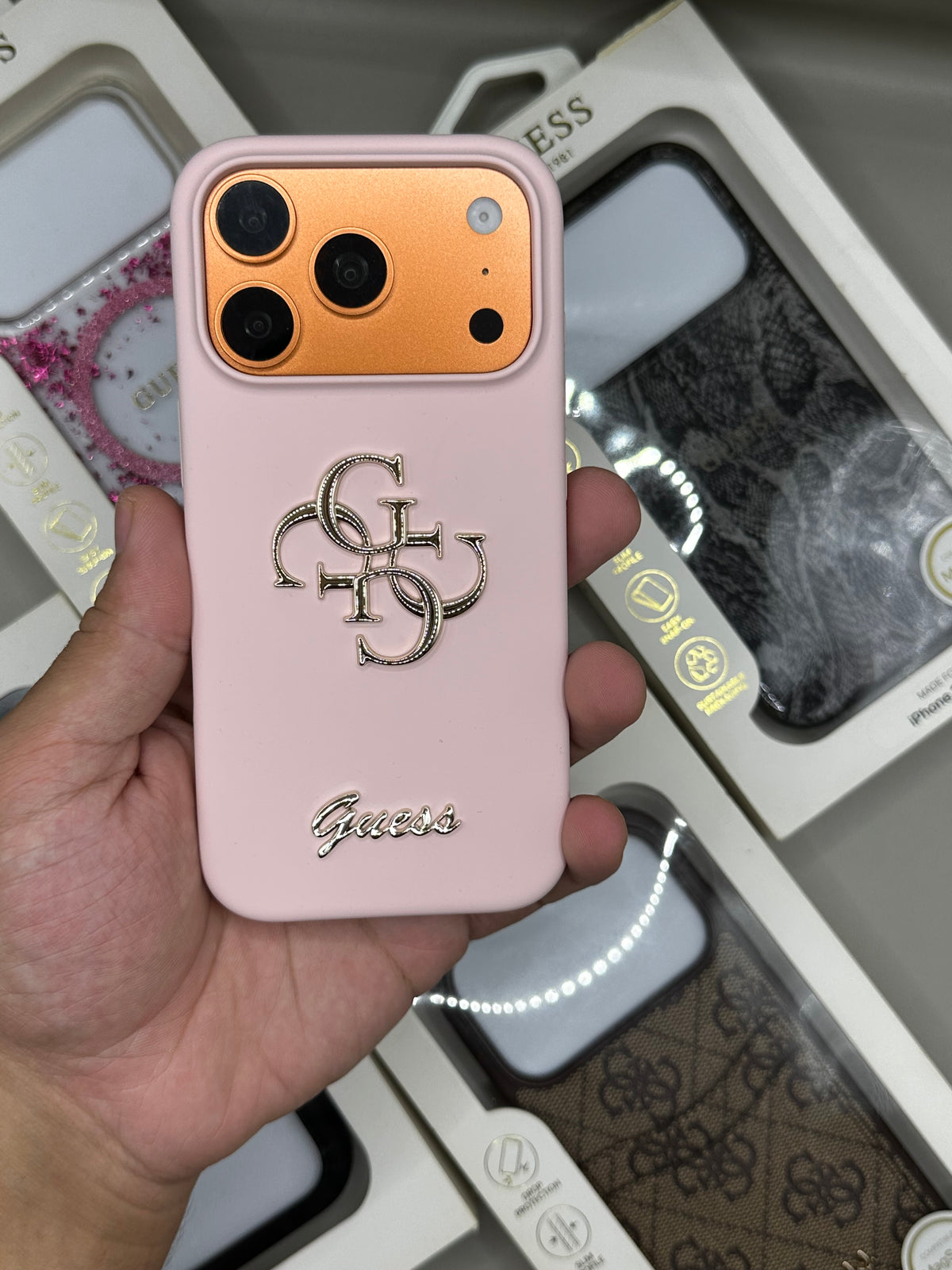 Guess 17 Pro Silicone