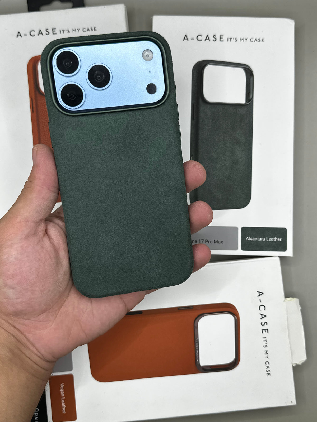 A-Case Alcantara 18 Pro Max