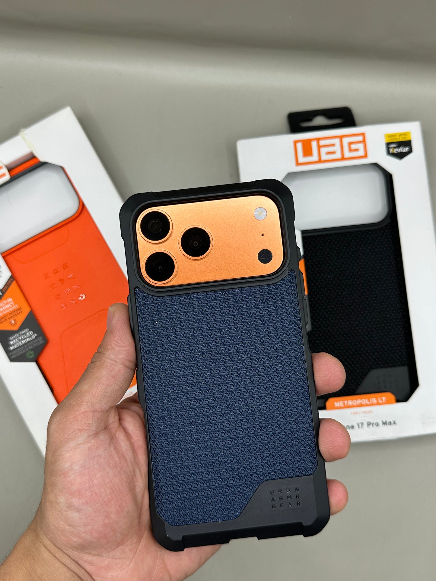 UAG METROPOLIS LT- 17 PRO MAX
