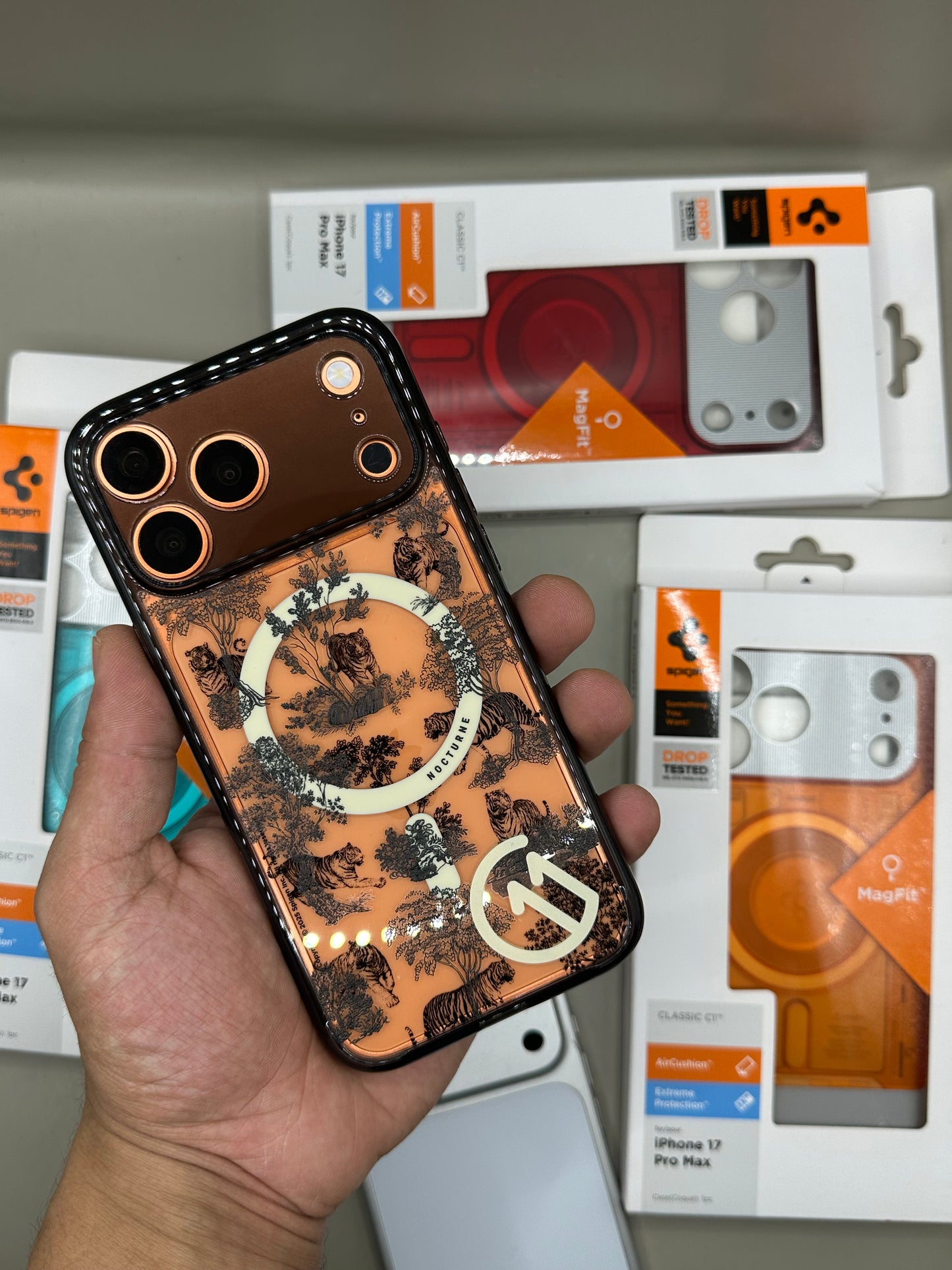 SPIGEN C11 17 PRO MAX