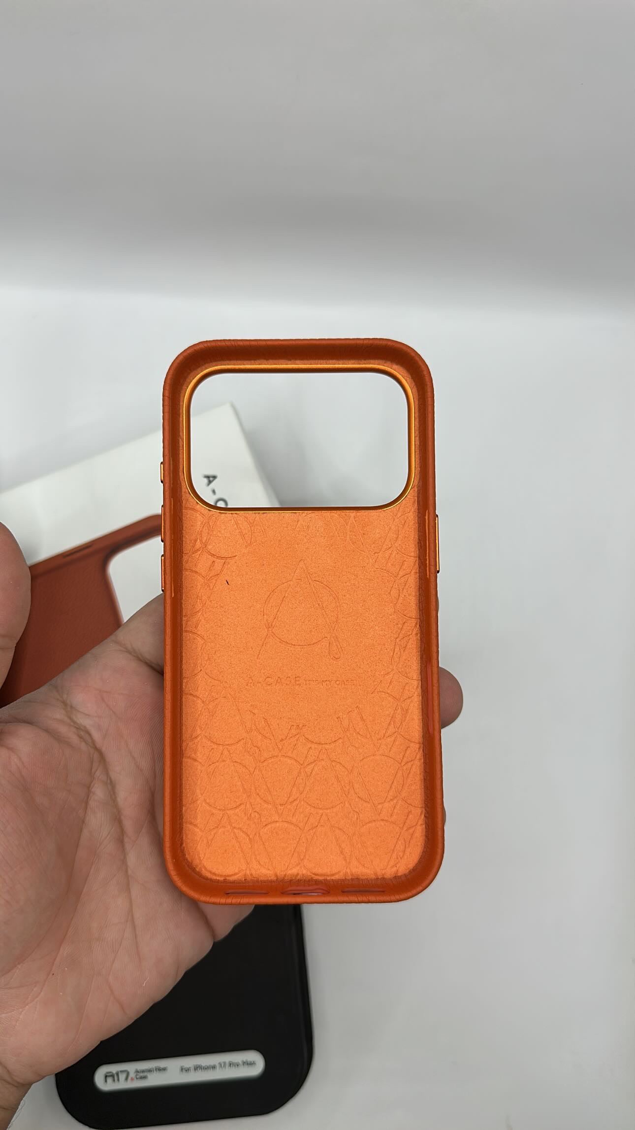 A-CASE AMUR CUIR 17 PROMAX