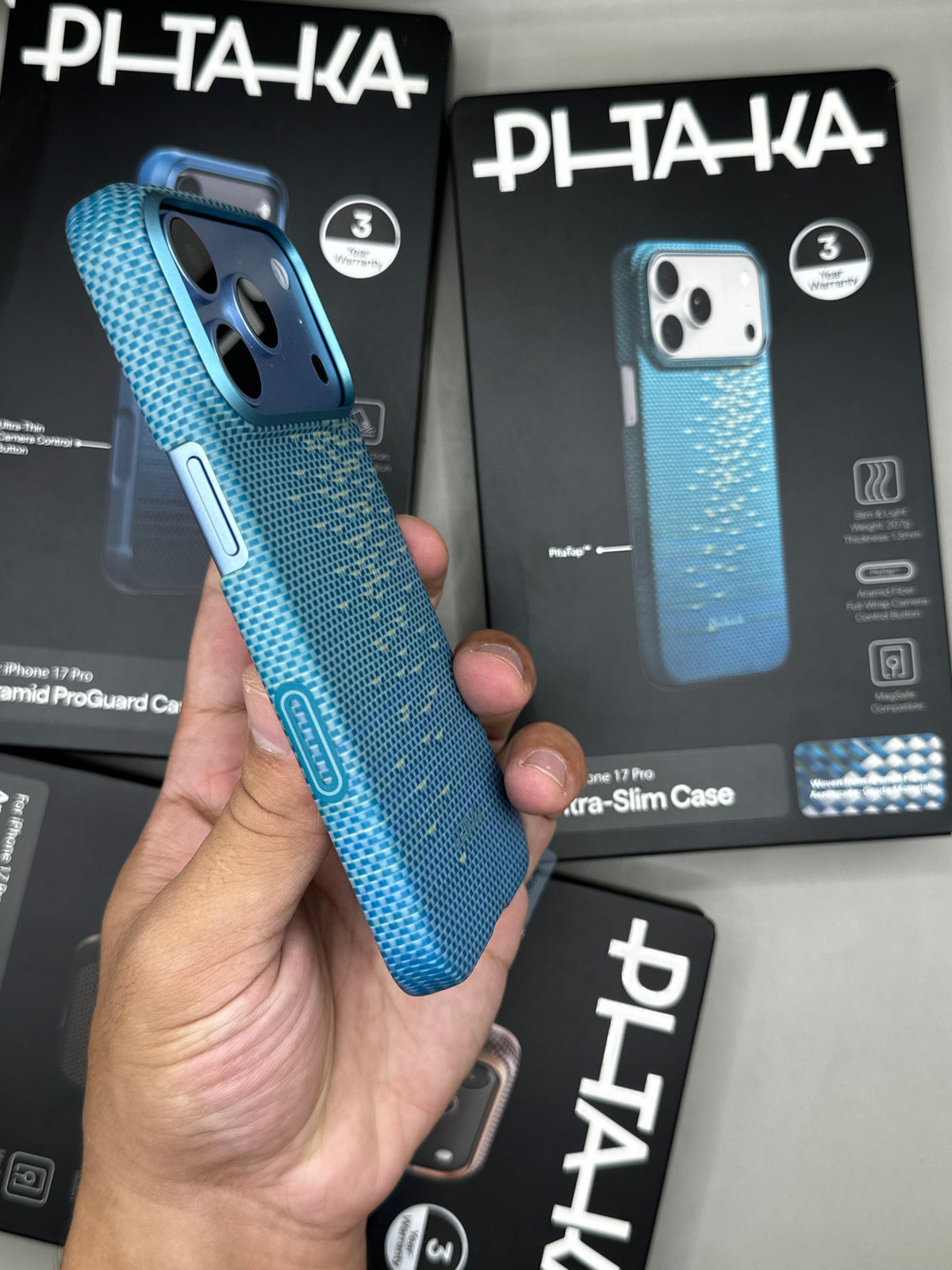 Pitaka Glint of Gold 18 Pro