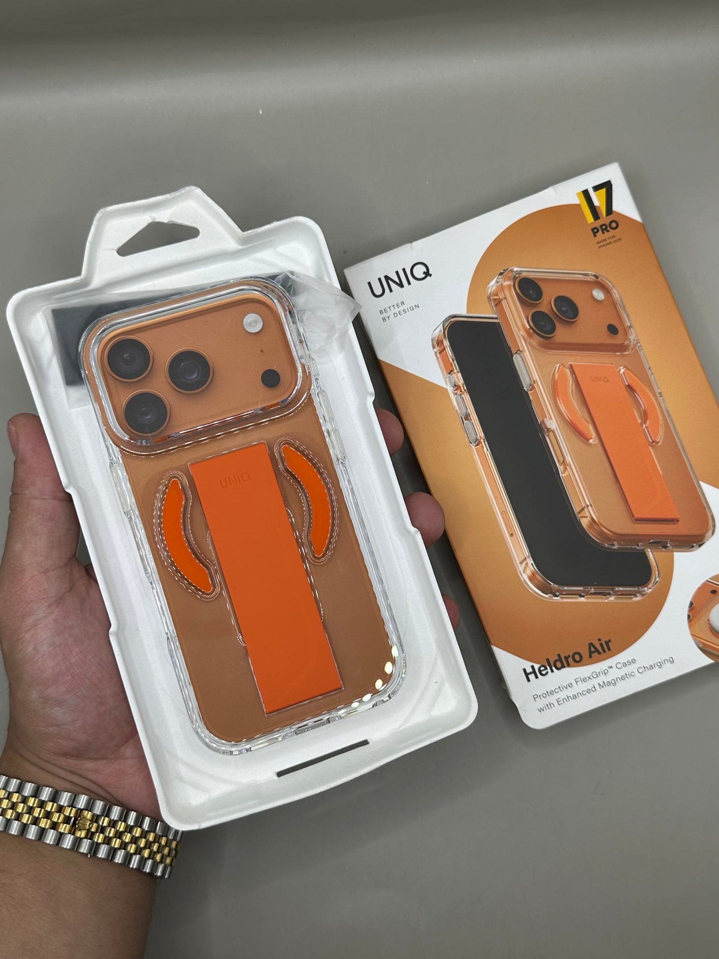 Uniq Heldro Air 17 Pro