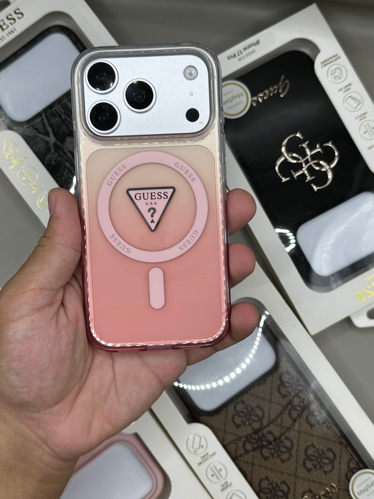 Guess Collection 17 Pro