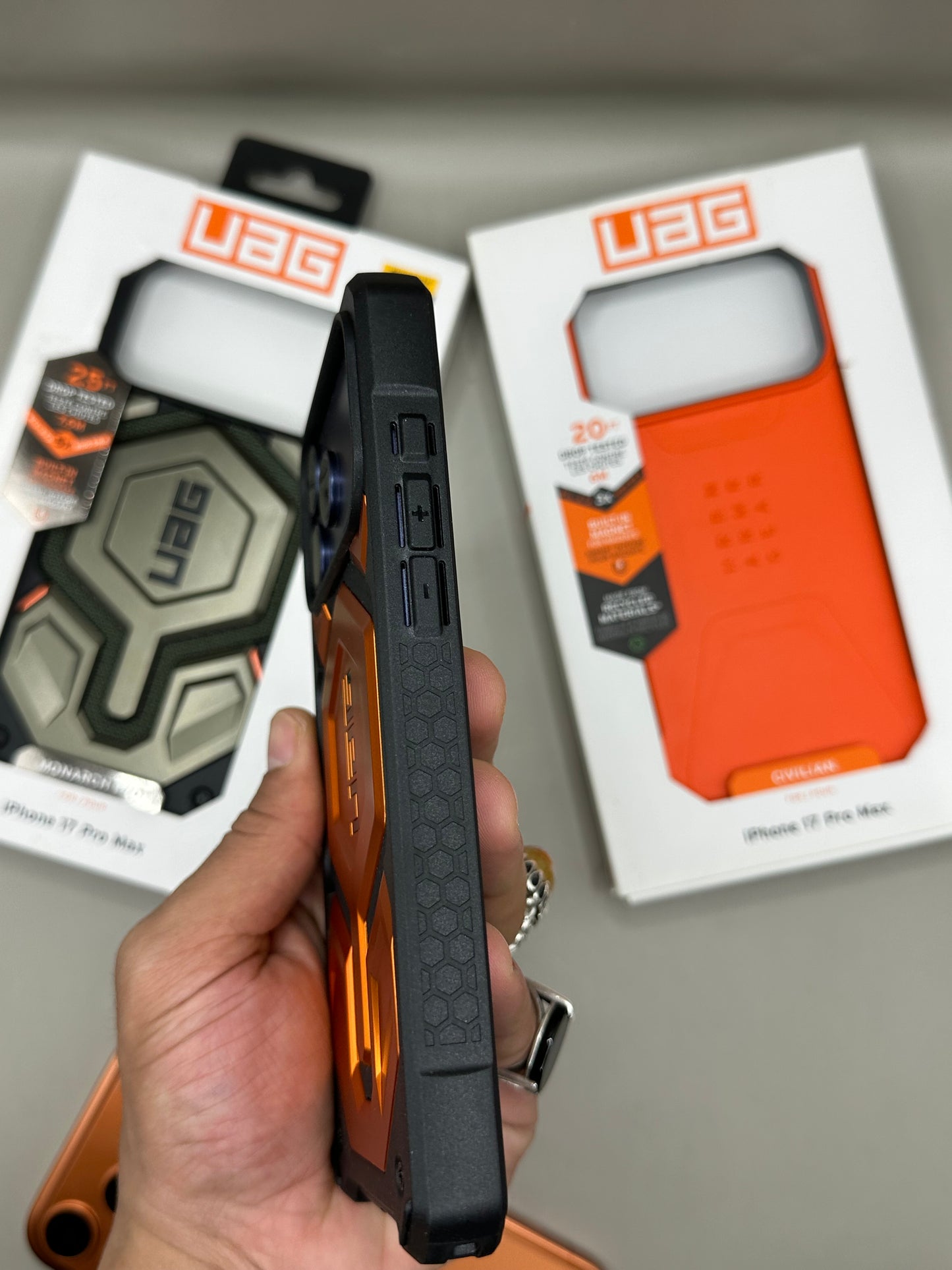 UAG MONARCH PRO- 17 PRO MAX