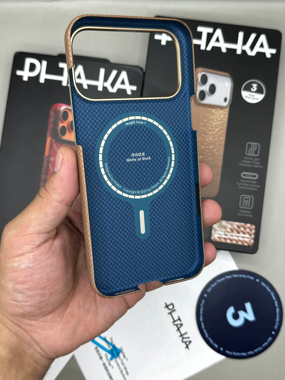 Pitaka UltraSlim 18 Pro Max - Glint of gold