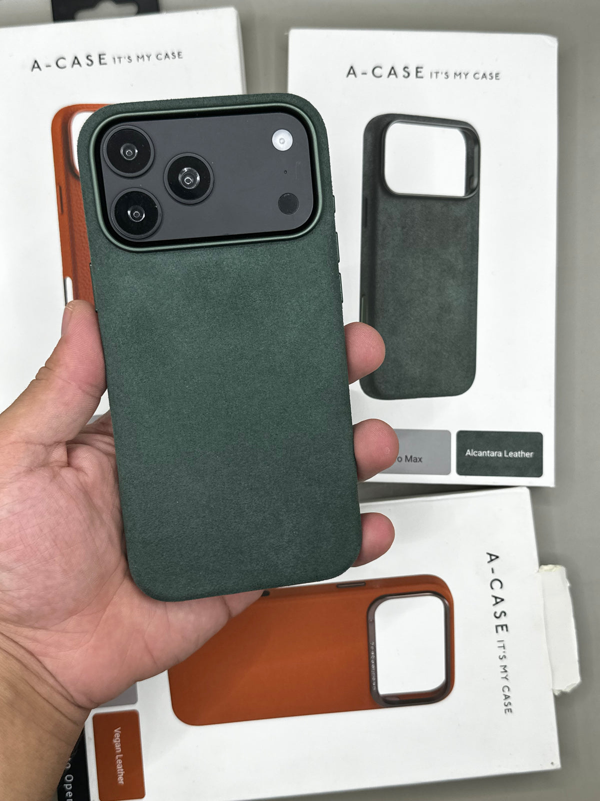 A-Case Alcantara 18 Pro Max