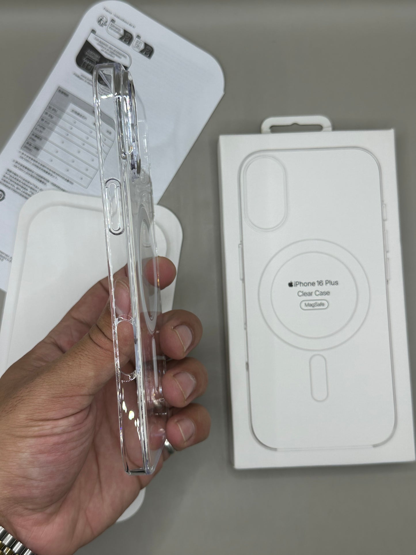Clear Case 16 Plus متصفارش