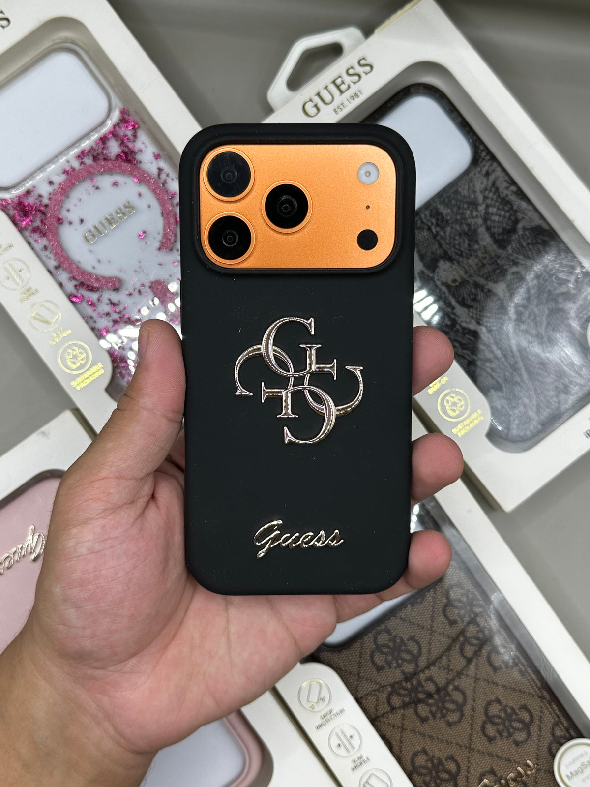 Guess 17 Pro Silicone