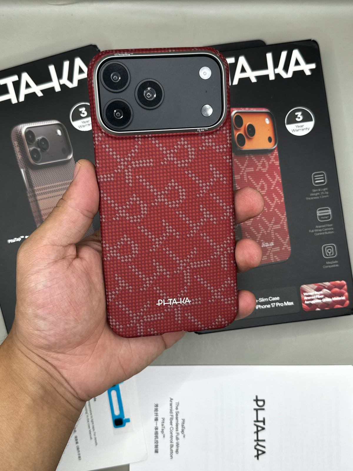 Pitaka UltraSlim 18 Pro Max - Gold Red