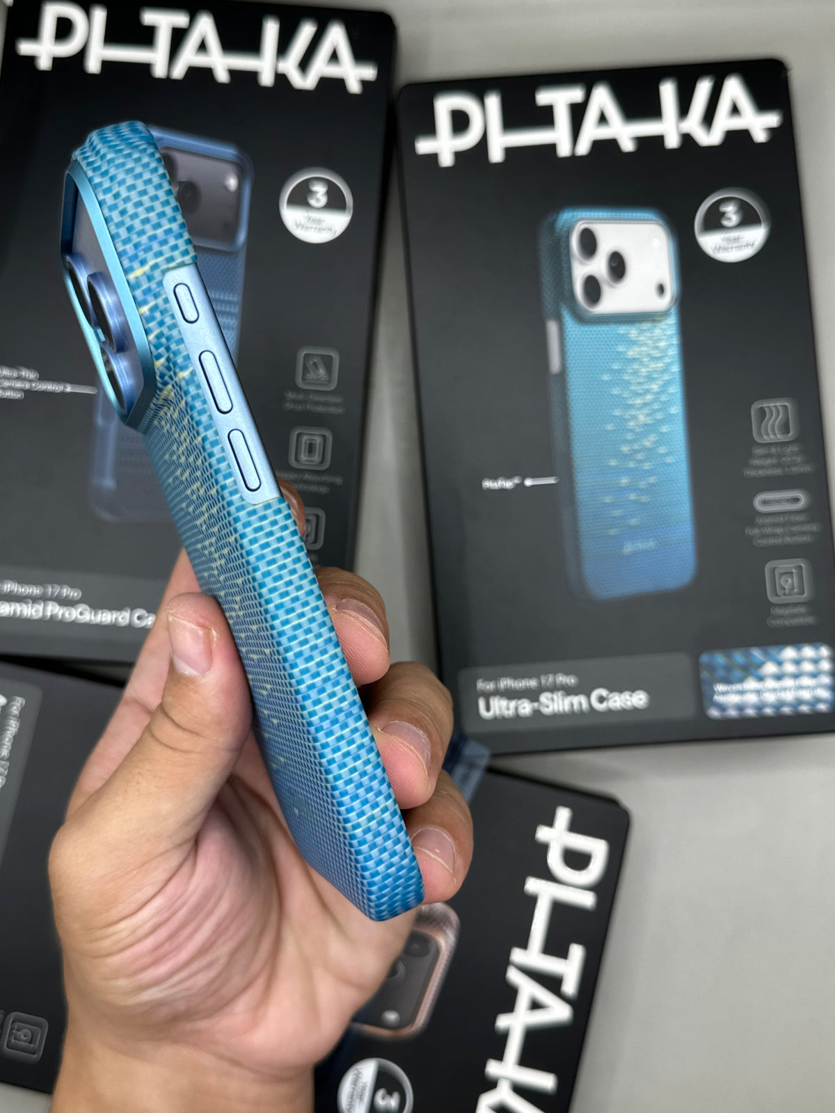 Pitaka Glint of Gold 18 Pro