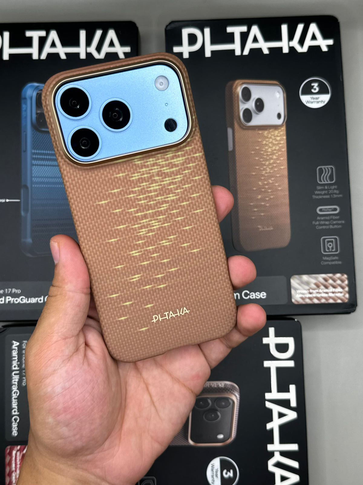 Pitaka Glint of Gold 18 Pro