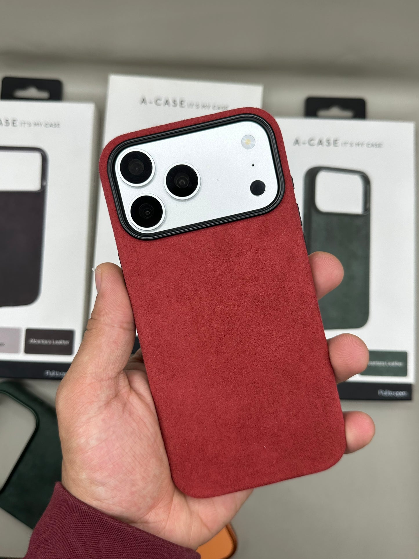 A-Case Alcantara 17 Pro Max