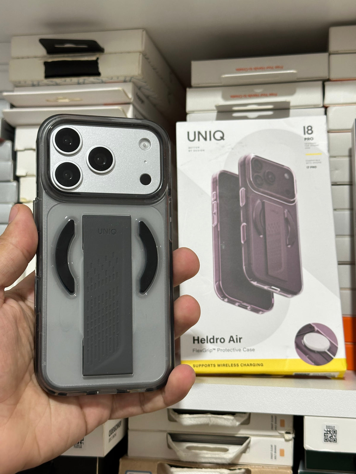 Uniq Heldro Air 17/18 Pro