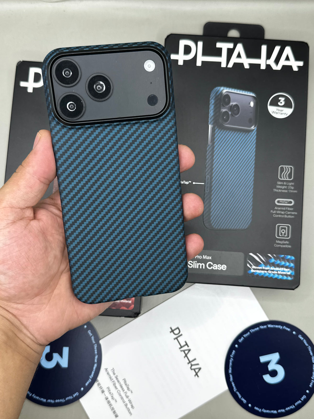 Pitaka UltraSlim 18 Pro Max - Noir/blue