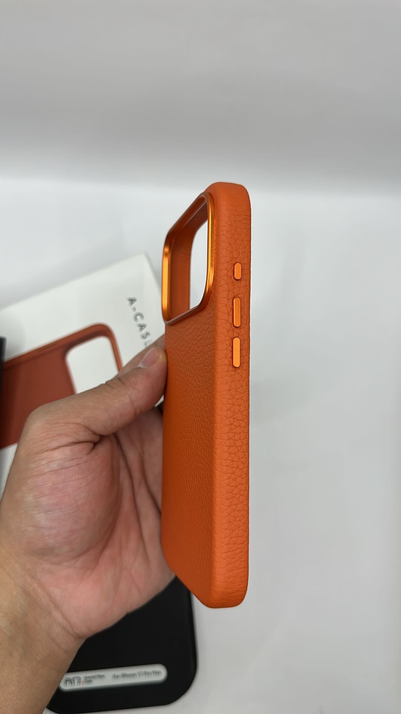 A-CASE AMUR CUIR 17 PROMAX