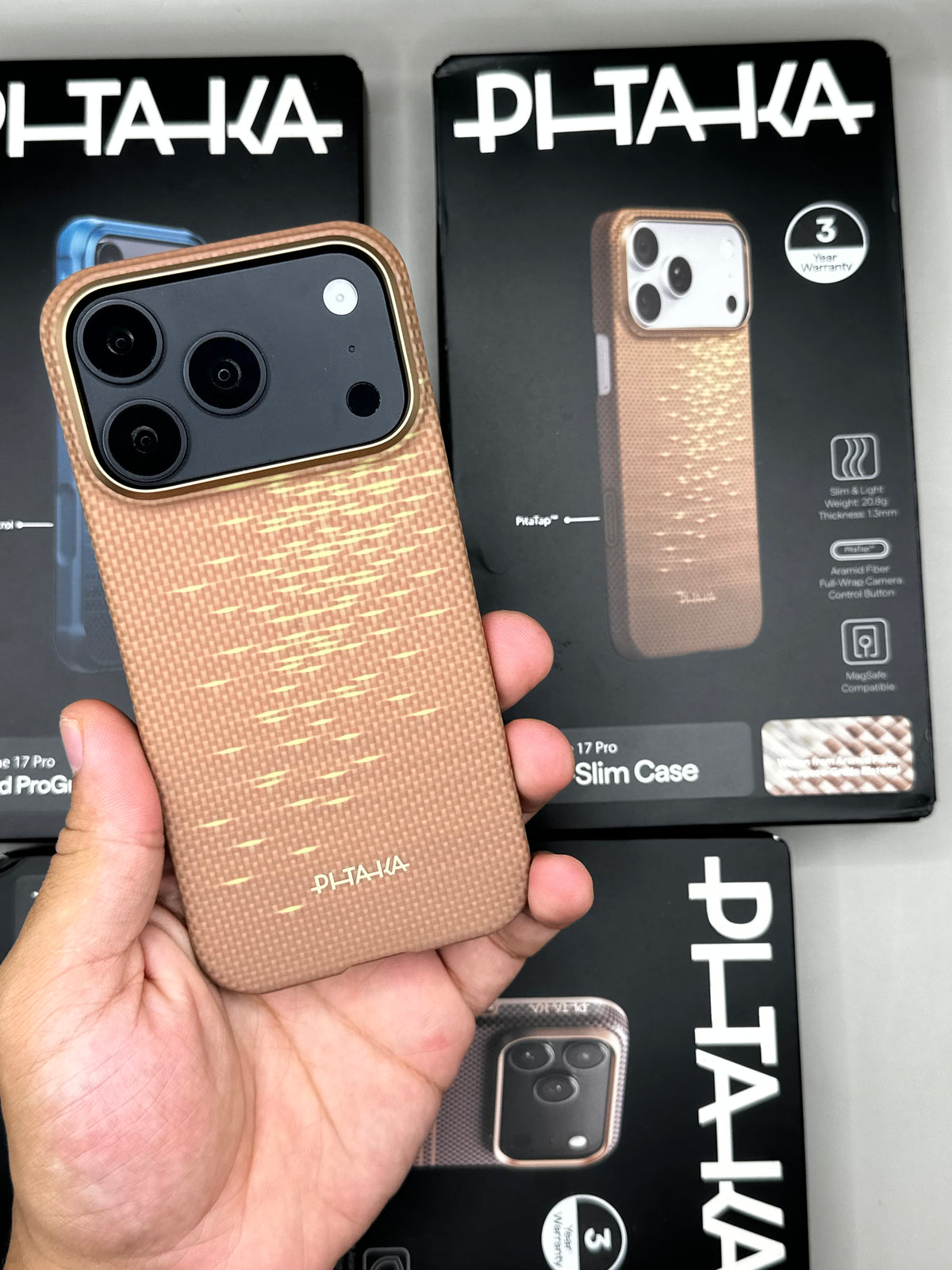 Pitaka Glint of Gold 18 Pro