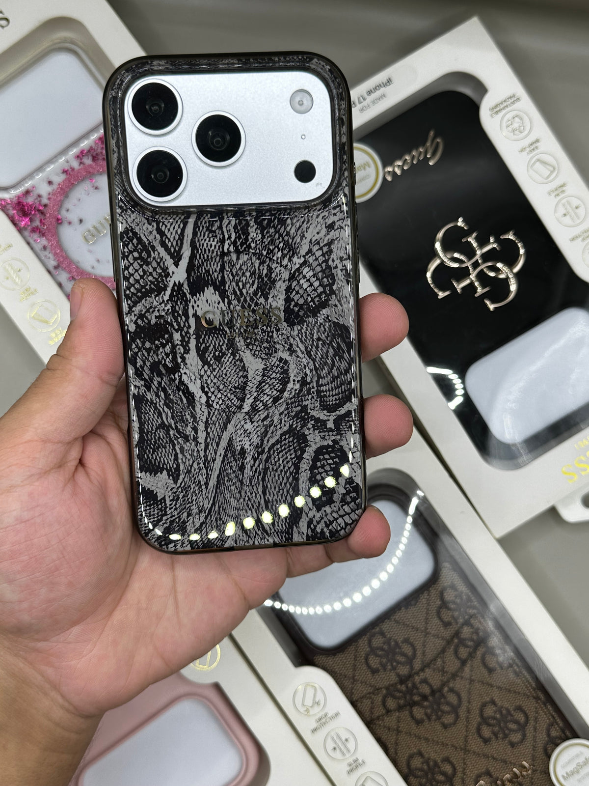Guess Serpent 18 Pro