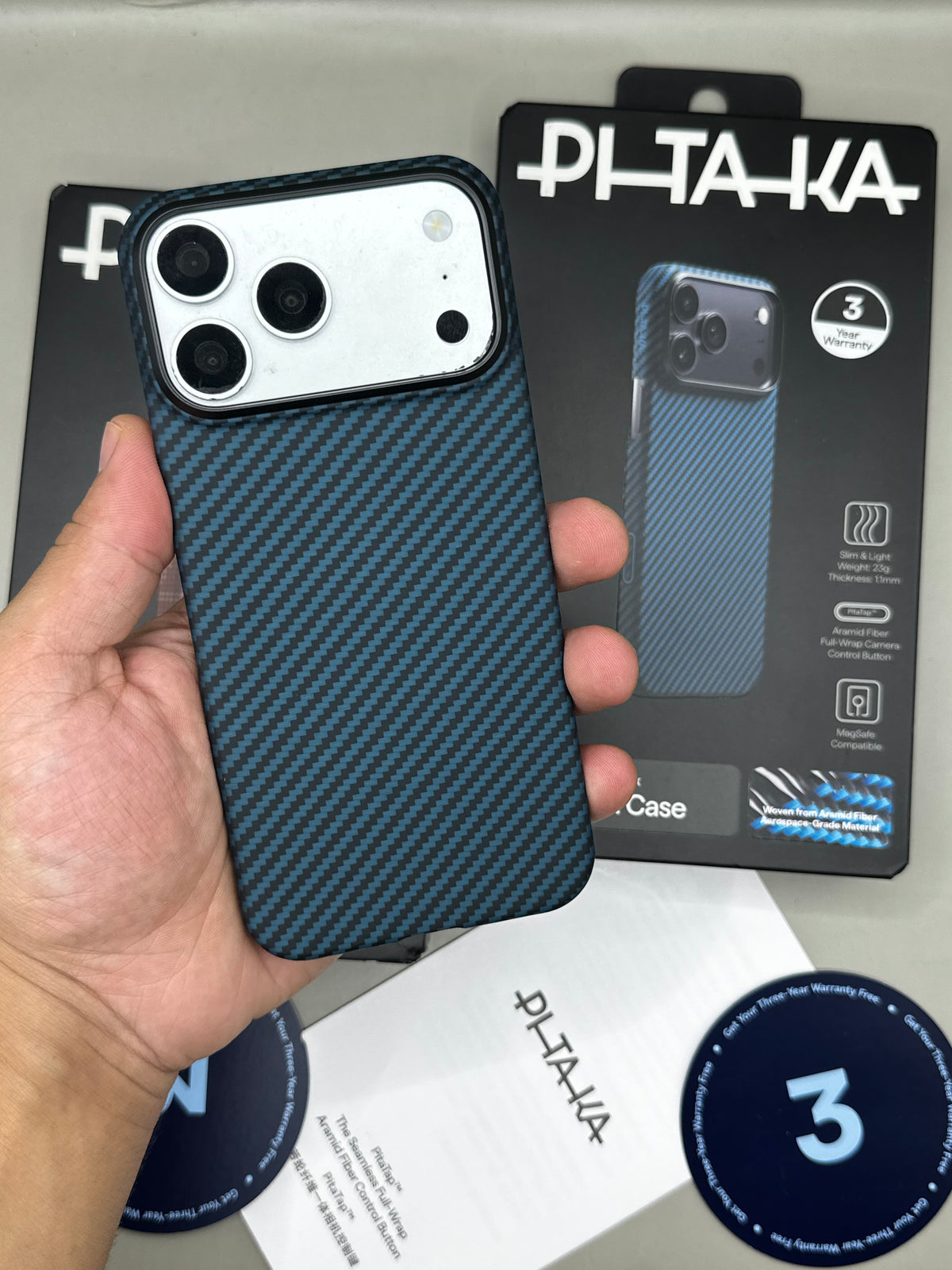 Pitaka UltraSlim 18 Pro Max - Noir/blue