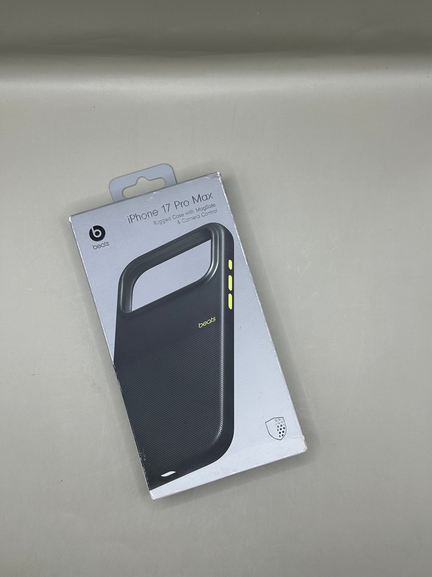 BEATS RUGGED 17 PROMAX.      ORIGINAL APPLE 89€