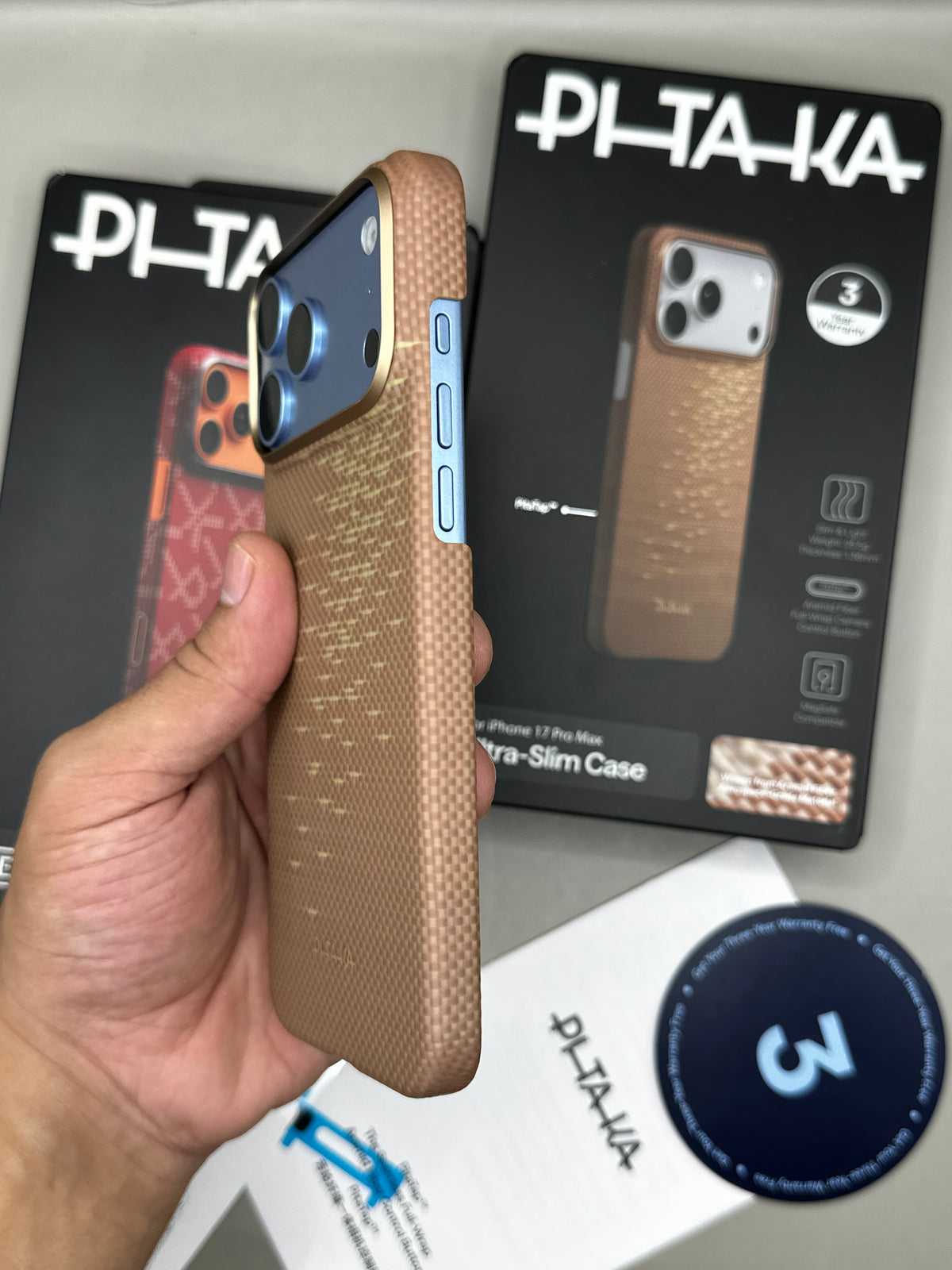 Pitaka UltraSlim 18 Pro Max - Glint of gold