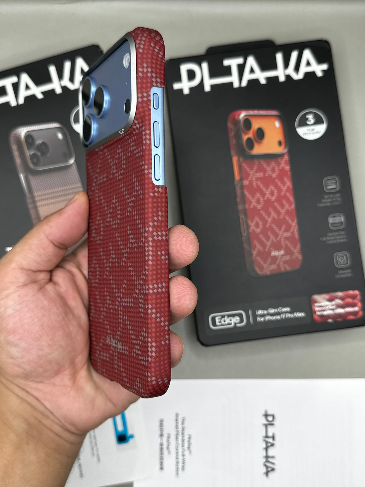Pitaka UltraSlim 18 Pro Max - Gold Red