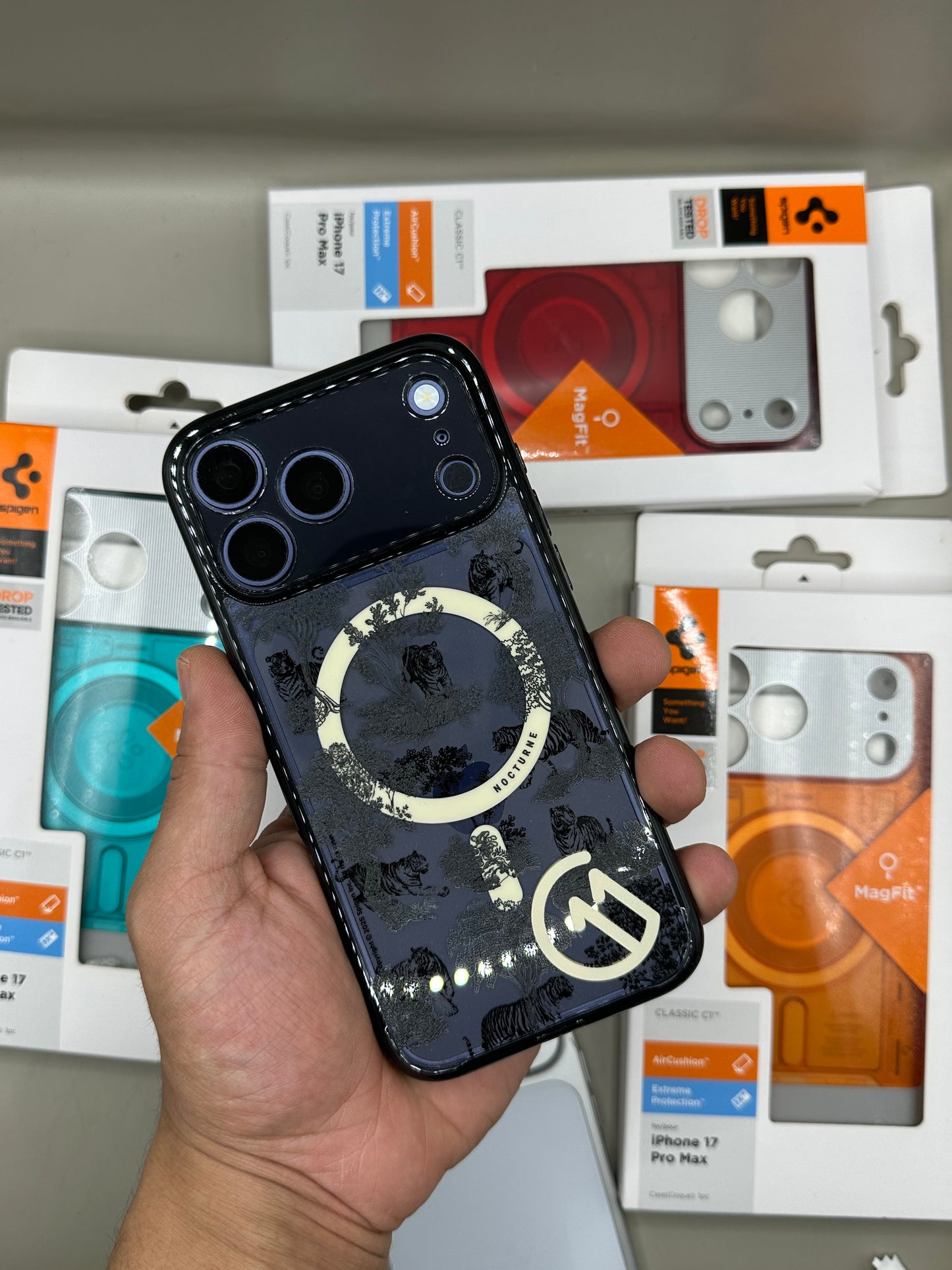 SPIGEN C11 17 PRO MAX
