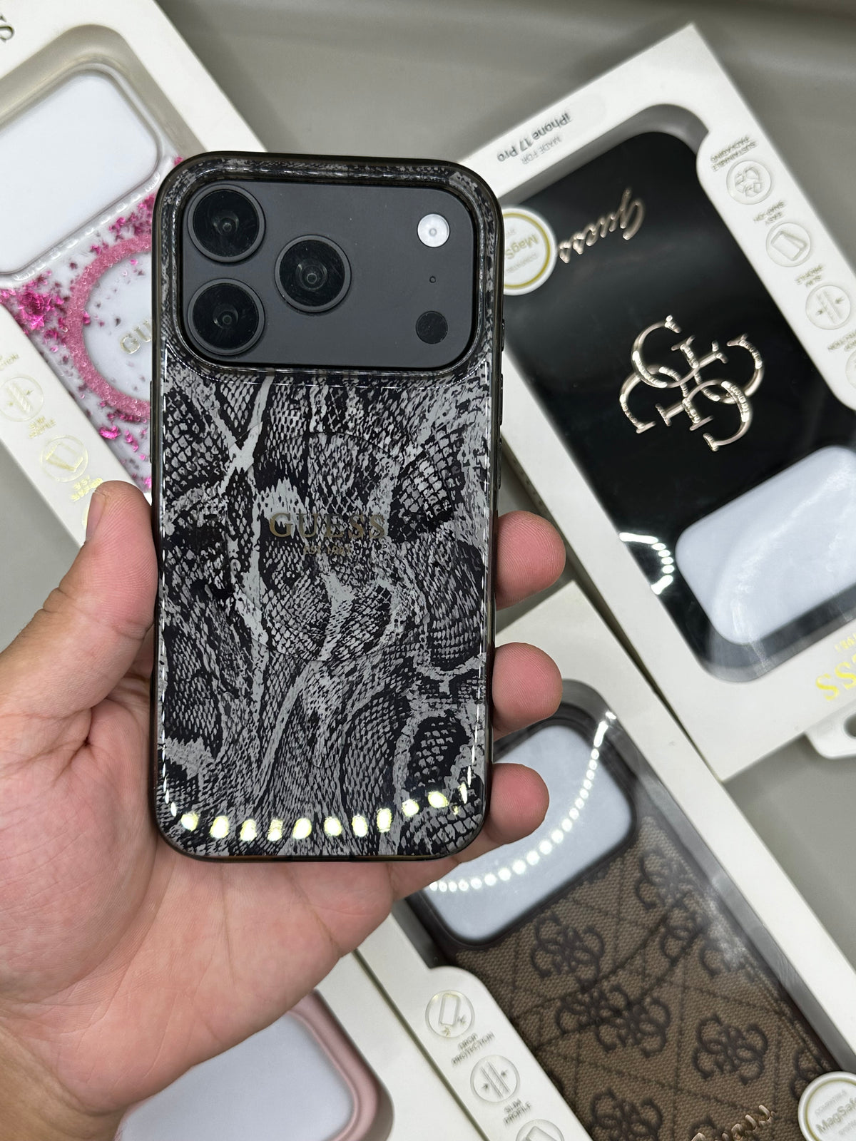 Guess Serpent 18 Pro