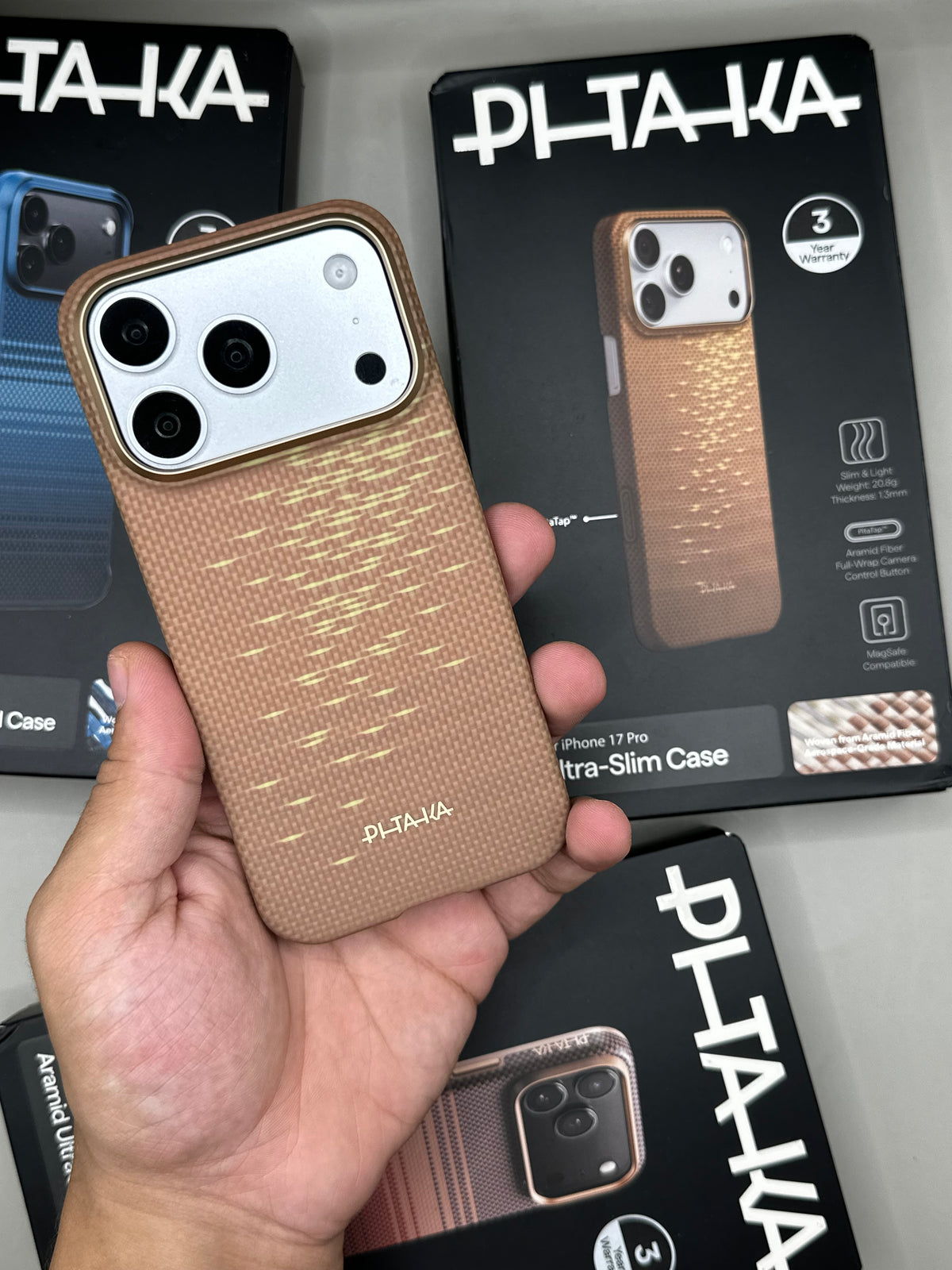Pitaka Glint of Gold 18 Pro