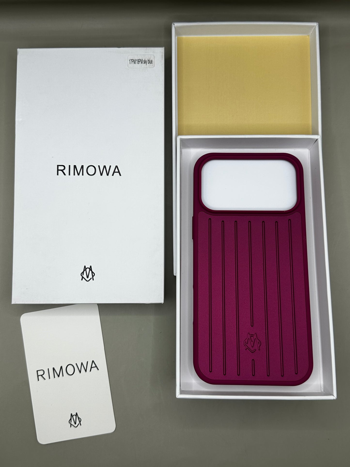 Rimowa 17/18 Pro Max Haute Qualité