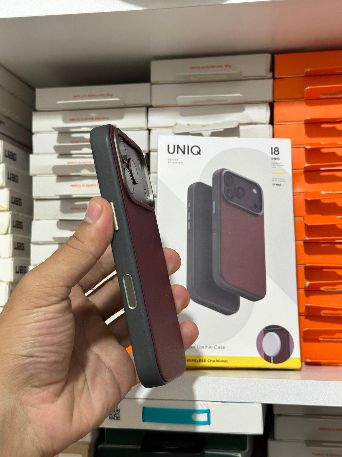 Uniq Lyden Cuir 18 Pro
