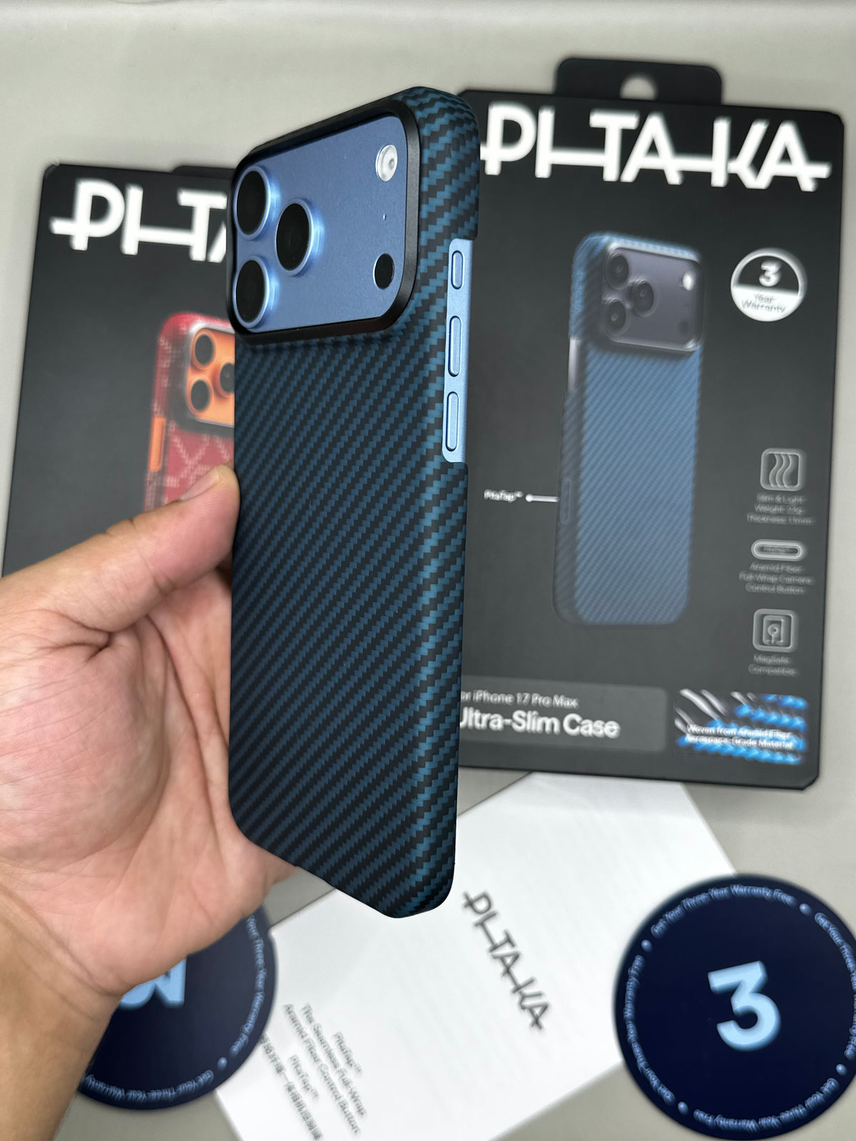 Pitaka UltraSlim 18 Pro Max - Noir/blue