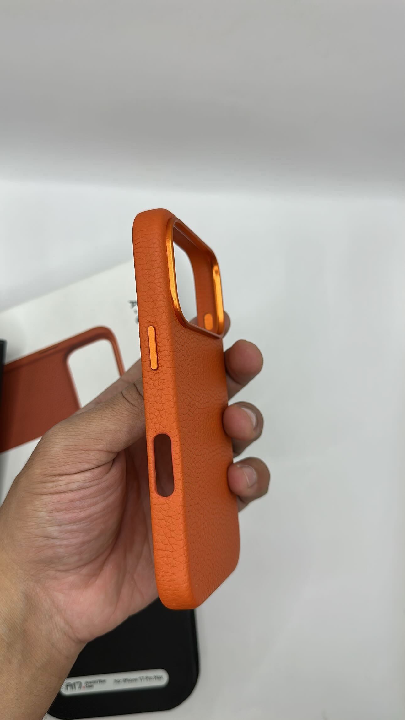 A-CASE AMUR CUIR 17 PROMAX