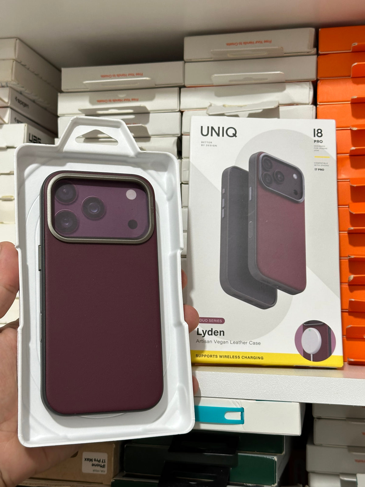 Uniq Lyden Cuir 18 Pro