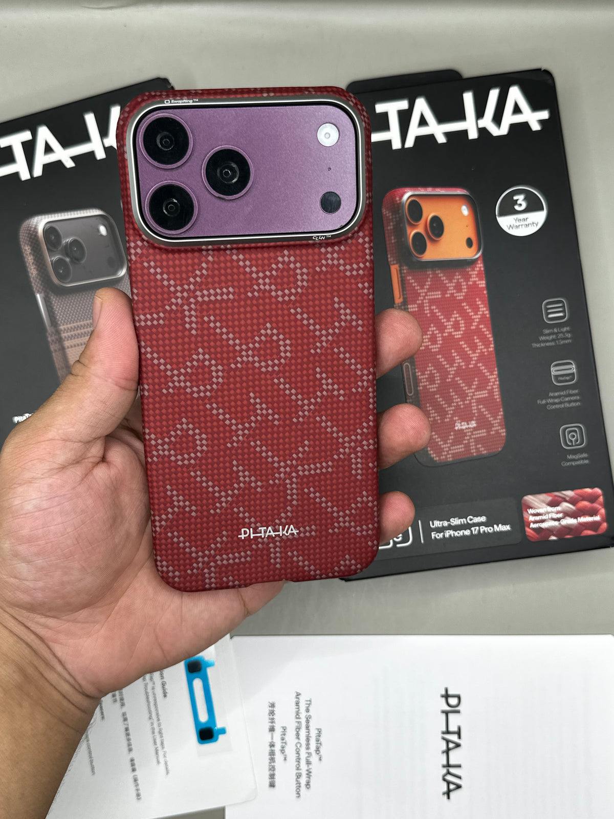 Pitaka UltraSlim 18 Pro Max - Gold Red