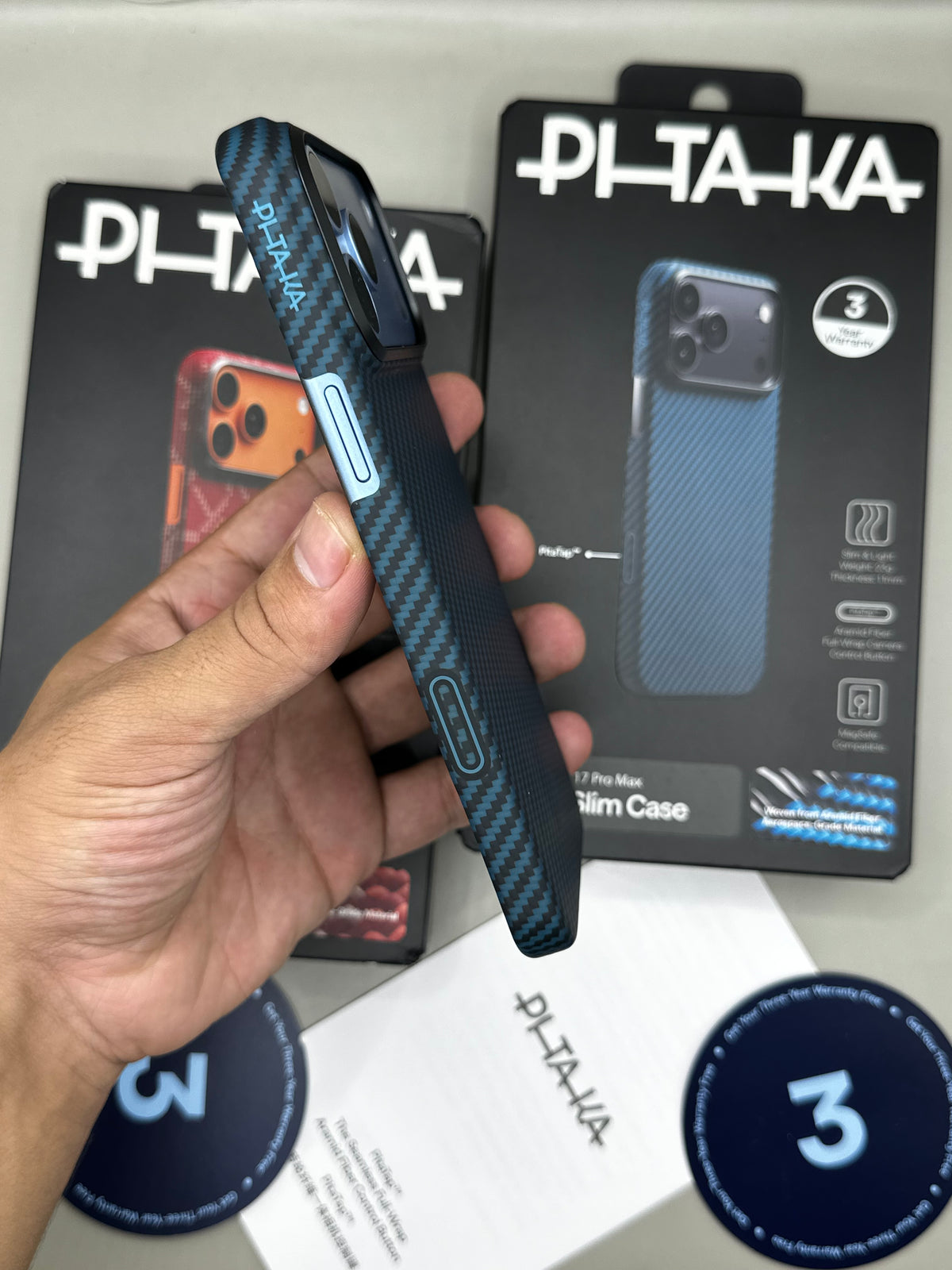 Pitaka UltraSlim 18 Pro Max - Noir/blue