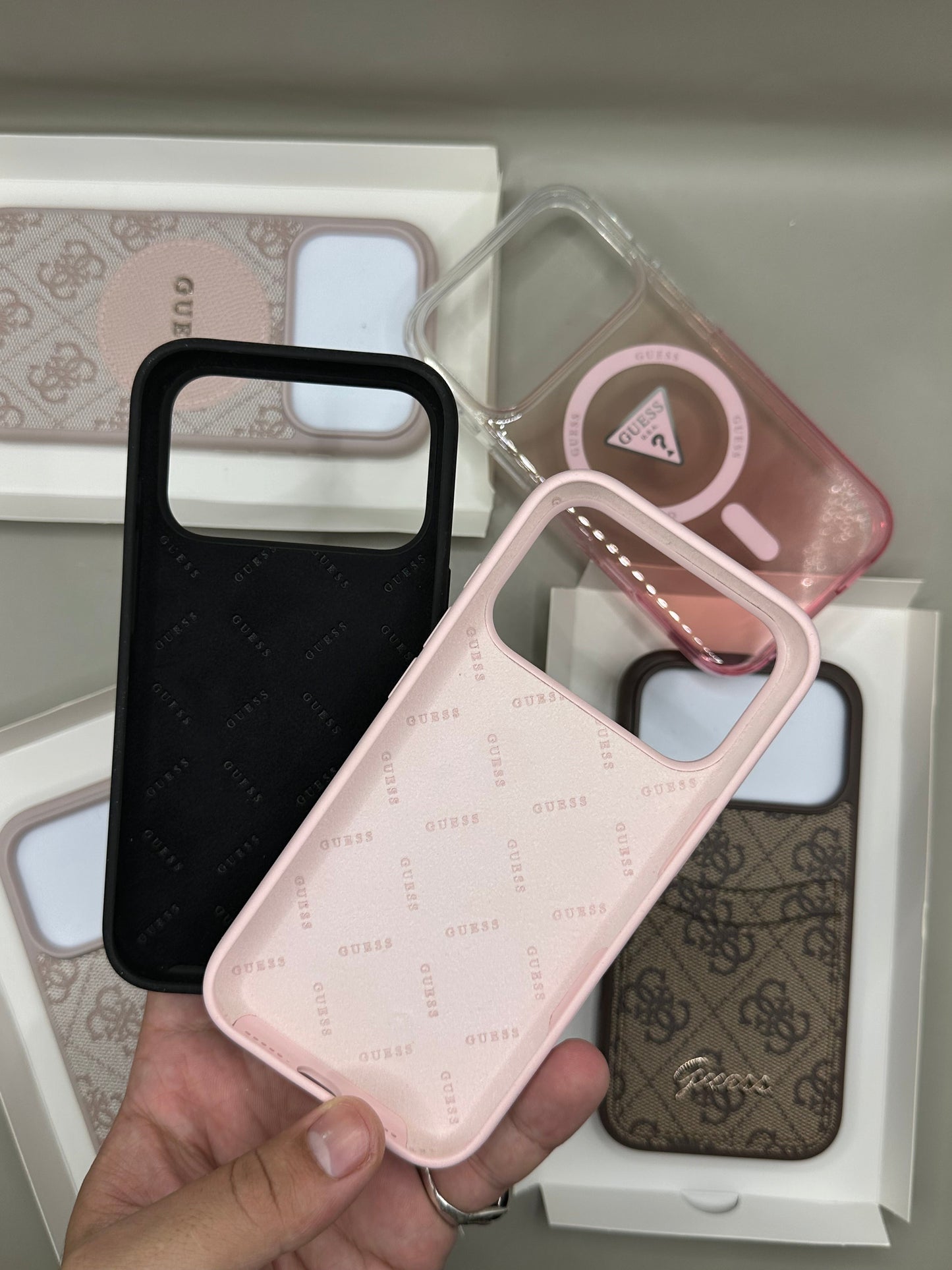 Guess 17 Pro Silicone